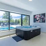 Coriticum With Pool And Indoor Jacuzzi *
