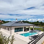 Coriticum With Pool And Indoor Jacuzzi *