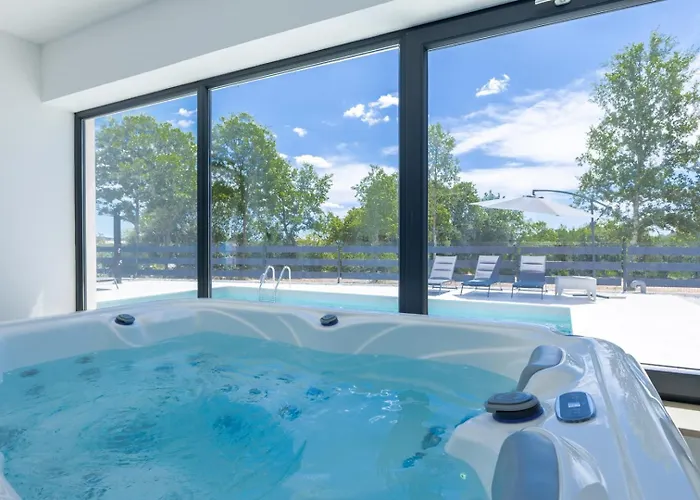 빌라 Coriticum With Pool And Indoor Jacuzzi