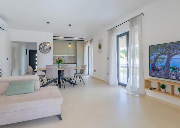 Coriticum With Pool And Indoor Jacuzzi