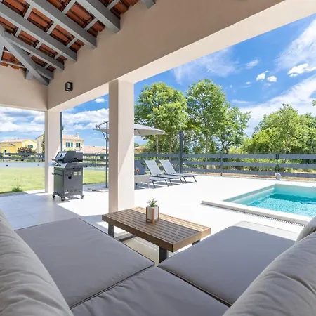 Vila Coriticum With Pool And Indoor Jacuzzi