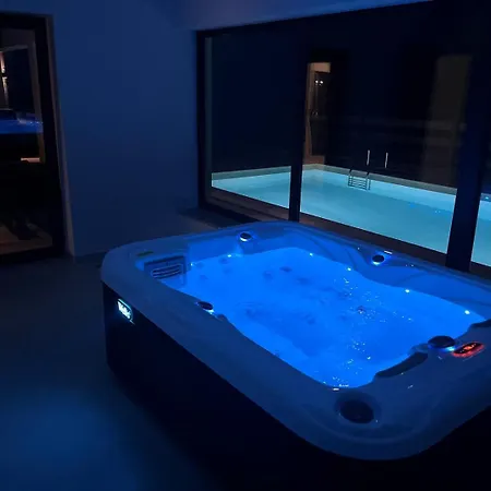 Vila Coriticum With Pool And Indoor Jacuzzi *