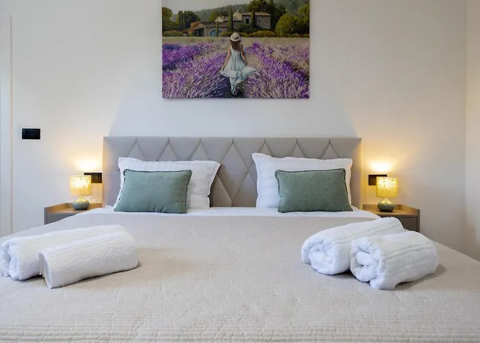 Villa Coriticum With Pool And Indoor Jacuzzi Kringa