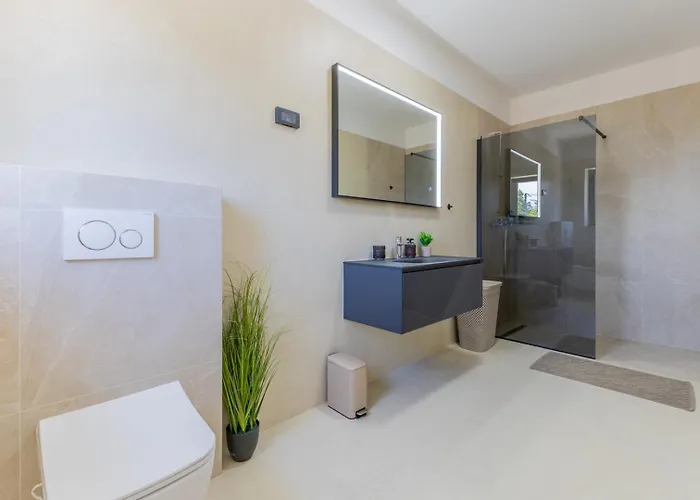 Vila Coriticum With Pool And Indoor Jacuzzi