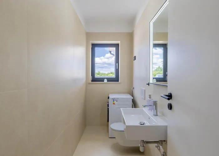 Coriticum With Pool And Indoor Jacuzzi Villa